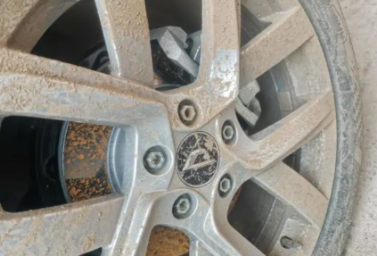 車輪轂里面圓盤生銹怎么辦？